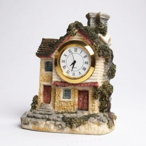 Zegar ceramiczny mały domek M1