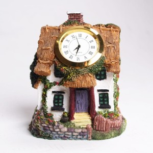Zegar ceramiczny mały domek M9