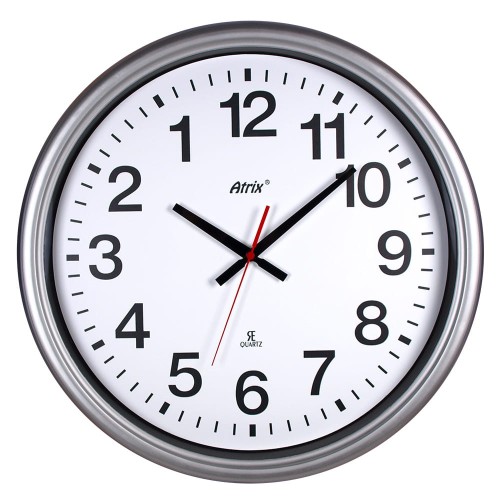 Srebrny gigant chodzący do tyłu