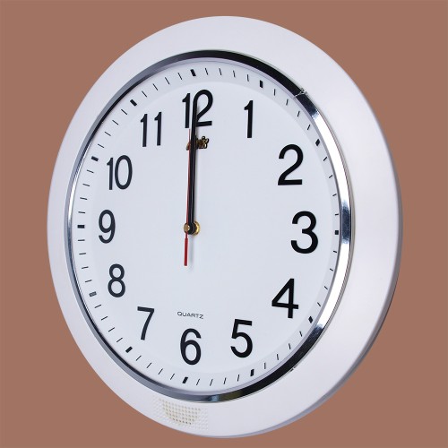 Biały zegar sterowany radiowo