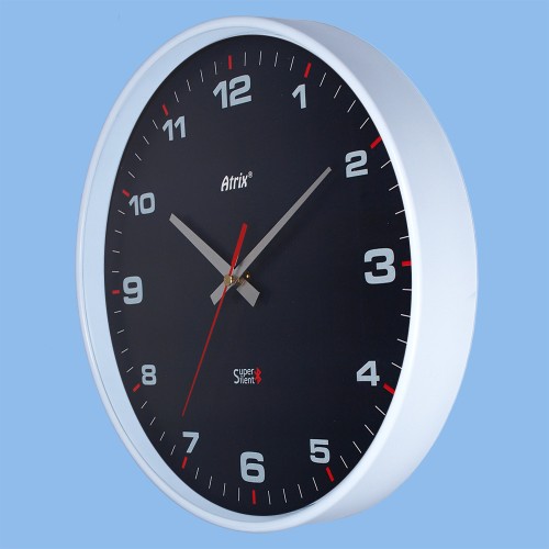 Biały zegar sterowany przez bluetooth
