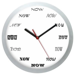 Zegar naścienny solid "NOW"