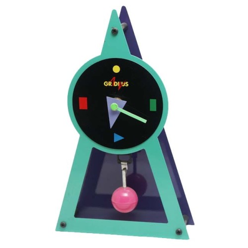 metalowy zegar kominkowy z wahadłem