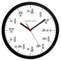 czarny zegar ścienny matematyka