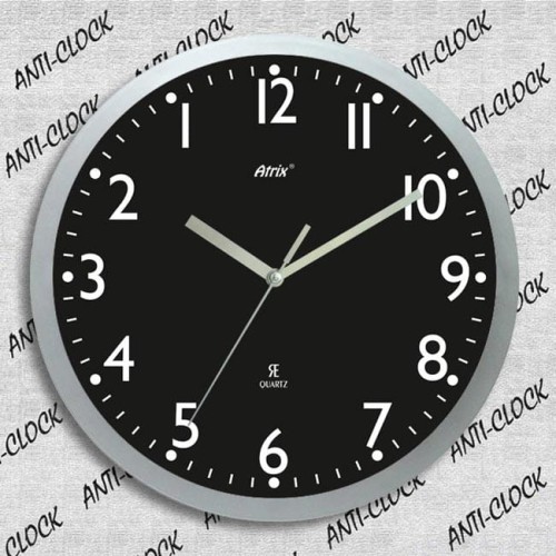 srebrny antyzegar z czarną tarczą