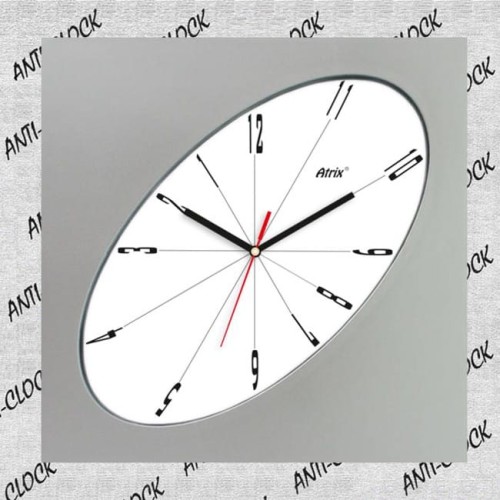 anty-zegar w kolorze srebrnym