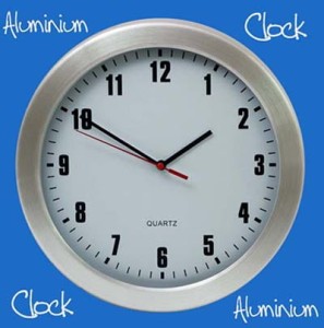 Zegar aluminiowy ścienny jasny
