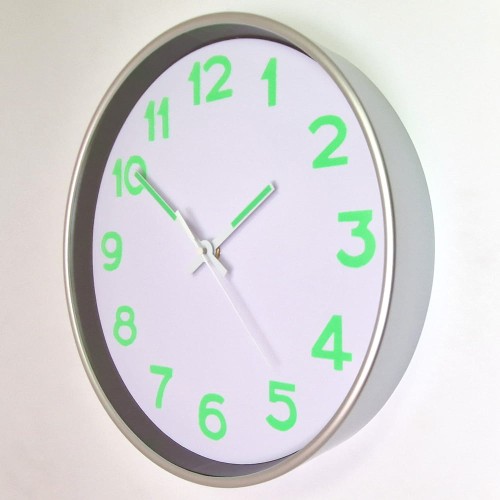 Zegar ze świecącą w ciemności tarczą