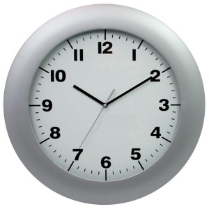 Zegar ścienny srebrny saturn